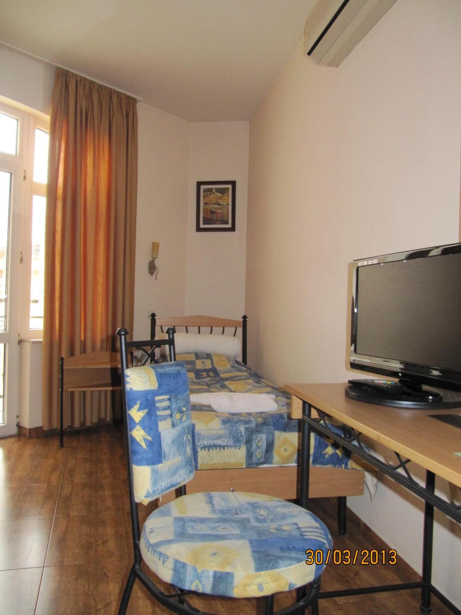 Central Family Hotel Haskovo Room photo